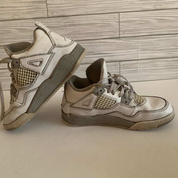 Boys Jordan 4 semi decent condition - Picture 1 of 4